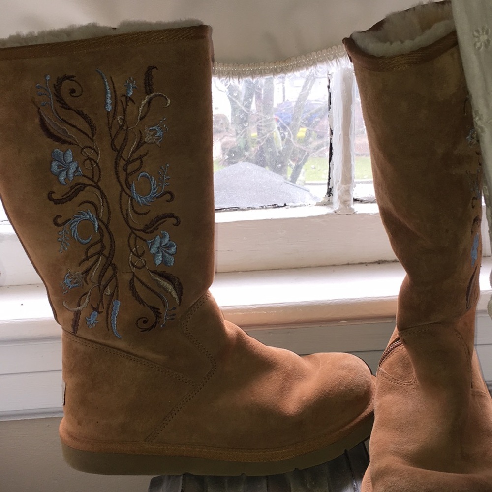 Unique Ugg’s - image 2